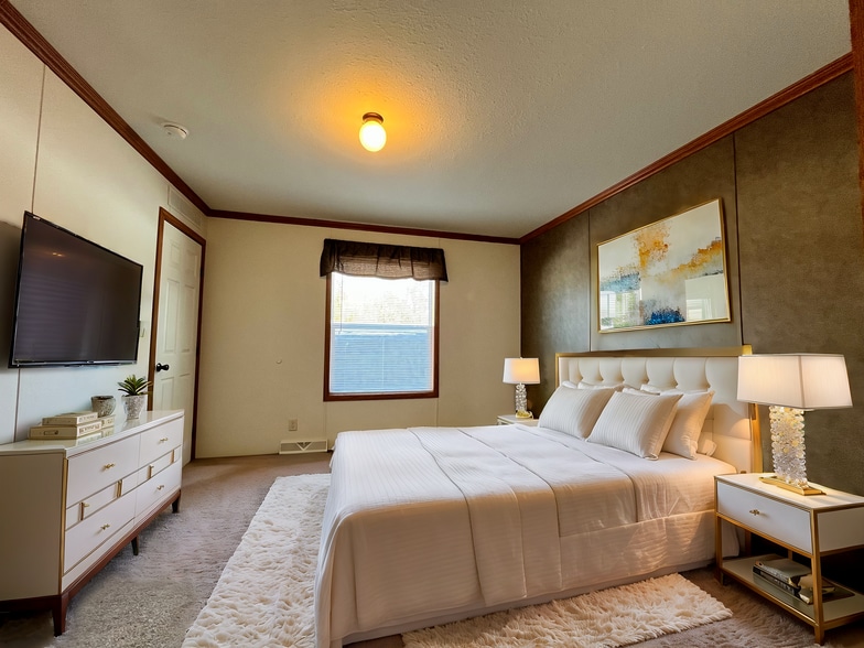 Building Photo - 1432 Iowa Dr