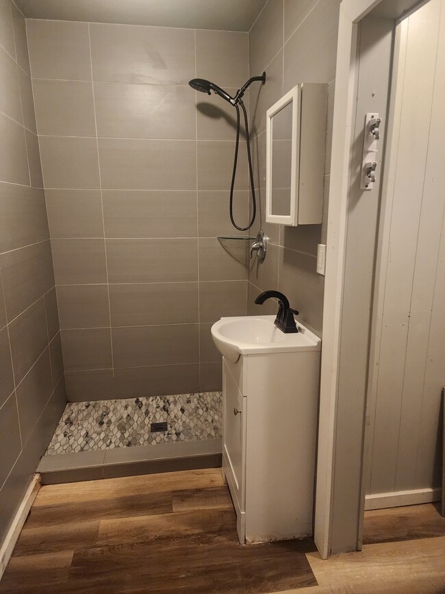 Building Photo - 111 W Locust Ave