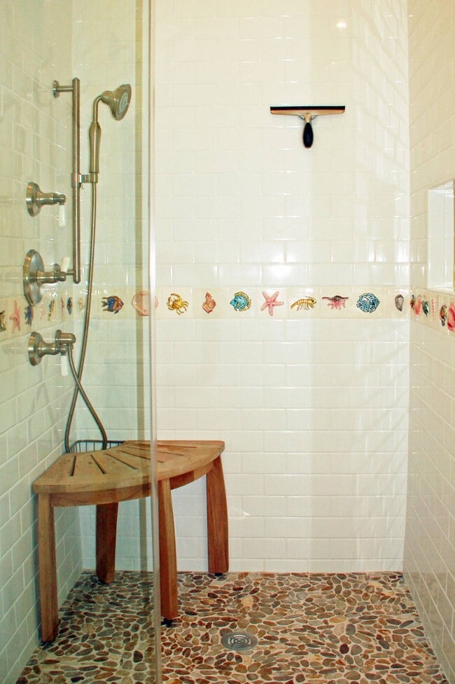 Building Photo - 144 Town Line Rd