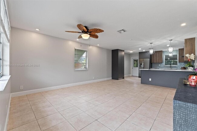 Building Photo - 1912 SW 97th Terrace