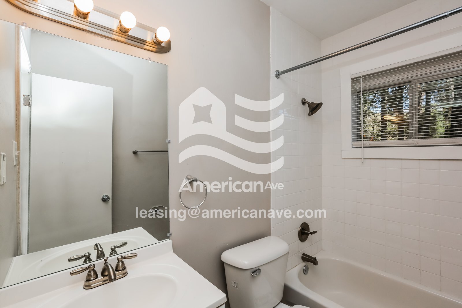 Building Photo - 514 Naples Rd