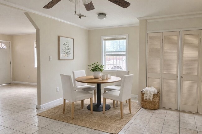 Building Photo - 6615 Overlook Dr