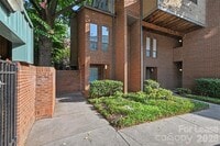 Building Photo - 417 N Church St