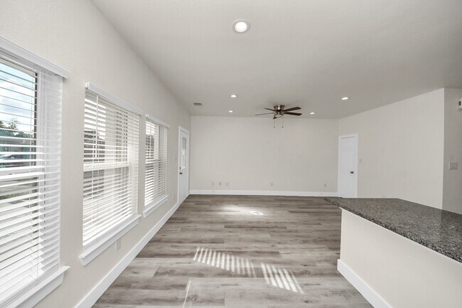 Building Photo - 6827 Mcwilliams Dr