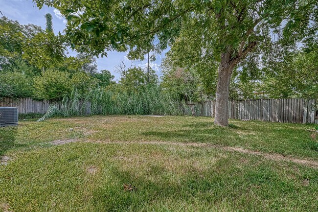 Building Photo - 5431 Willow Glen Dr