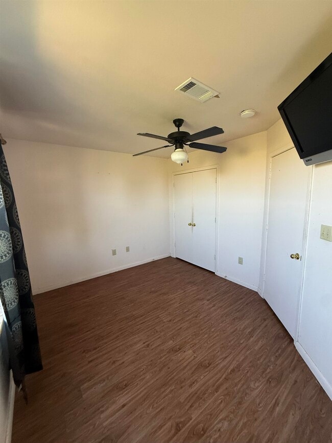 Building Photo - 408 W Main St