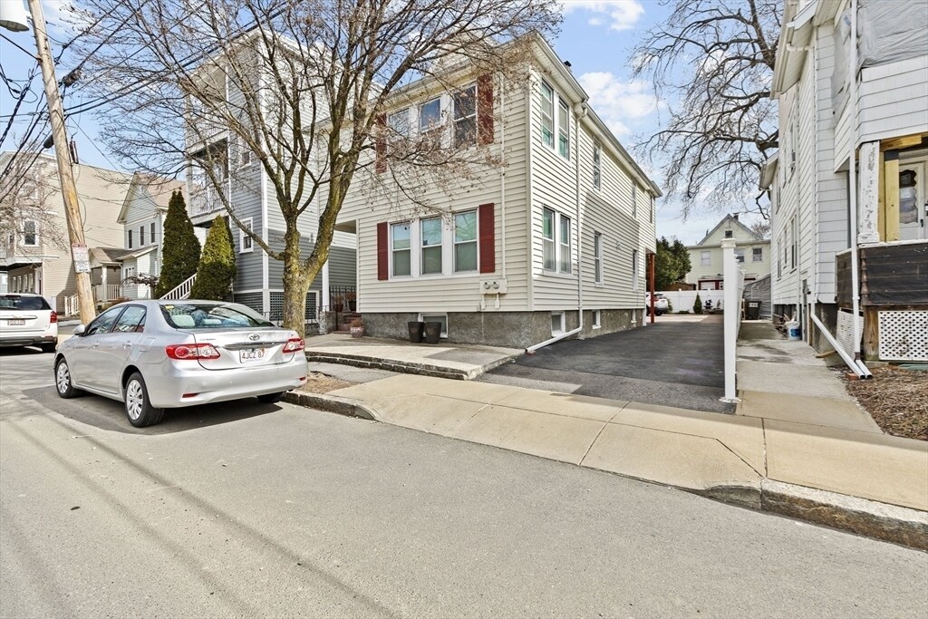 Building Photo - 345 Lowell St