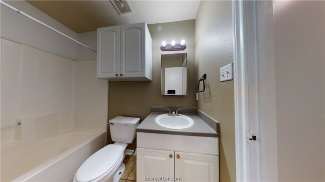 Building Photo - 1143 Oney Hervey Dr