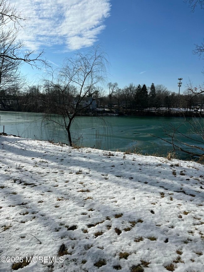 Building Photo - 10 Johnson Ave