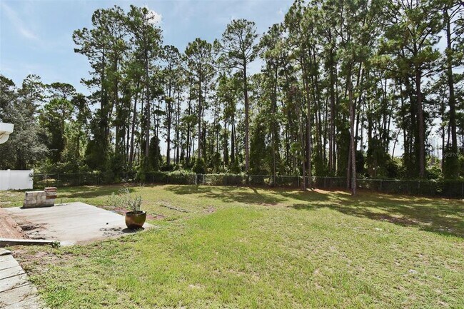 Building Photo - 302 Shadydale Ct