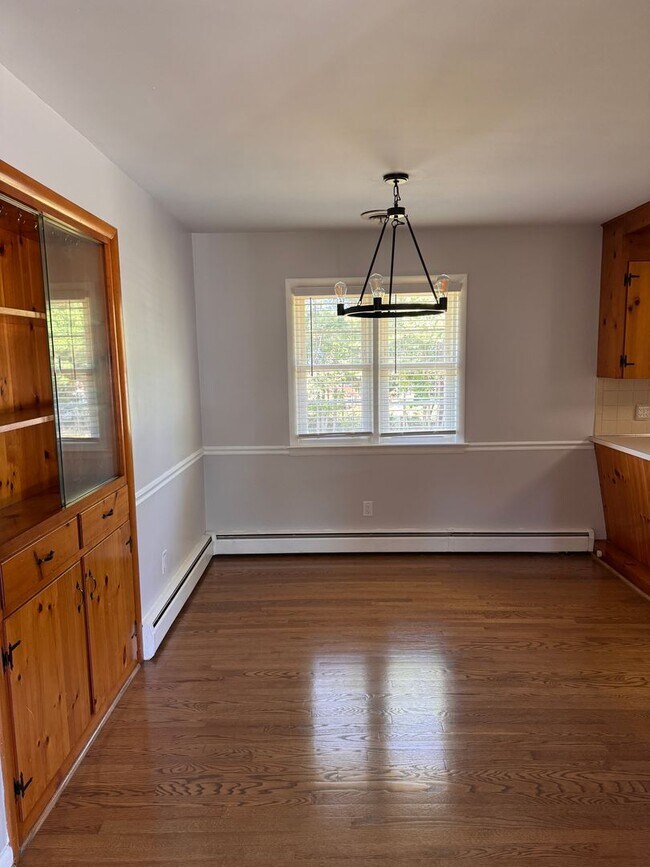 Building Photo - 104 Tanzalon Dr