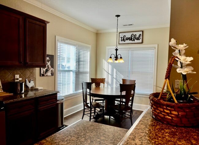 Building Photo - 1924 Leighton Dr