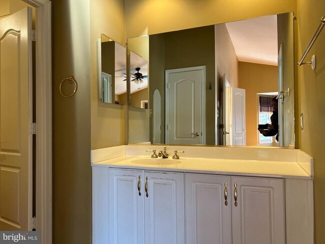 Building Photo - 201 Blaze Climber Way