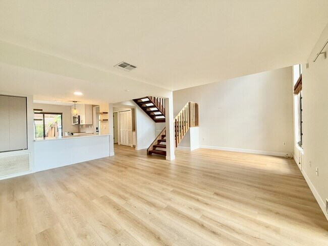 Building Photo - 817 Fairwood Forest Dr