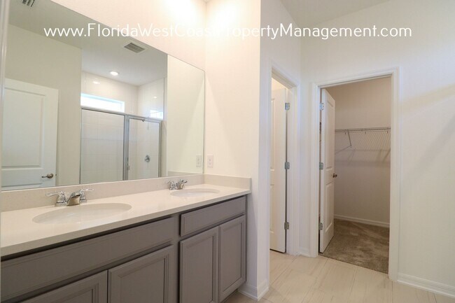 Building Photo - OUTSTANDING 3 BEDROOM/2 BATH IN EAVE'S BEND/ARTISAN LAKES PALMETTO! SEMI FANCED YARD!