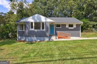 Building Photo - 1367 Canterbury Rd