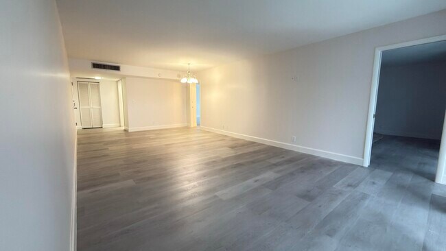 Building Photo - 2000 Presidential Way