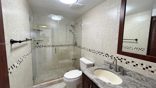 Building Photo - 2899 Collins Ave