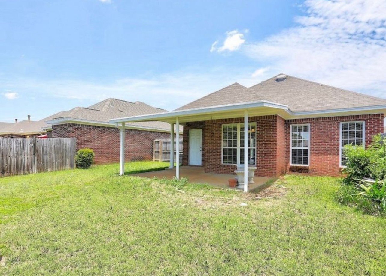 Building Photo - 6916 Sandfield Dr