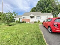 Building Photo - 19 Dartmouth Ln