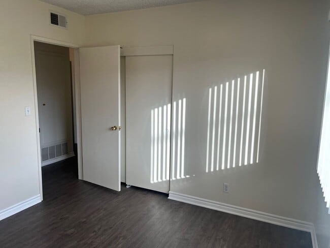 Building Photo - Beautiful 4 Bedroom Home in Huntington Beach