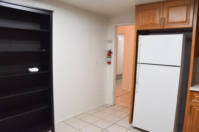 Building Photo - Cypress (125-127) South