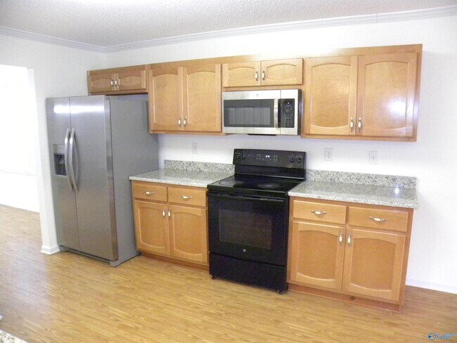 Building Photo - 409 Jasmine Dr