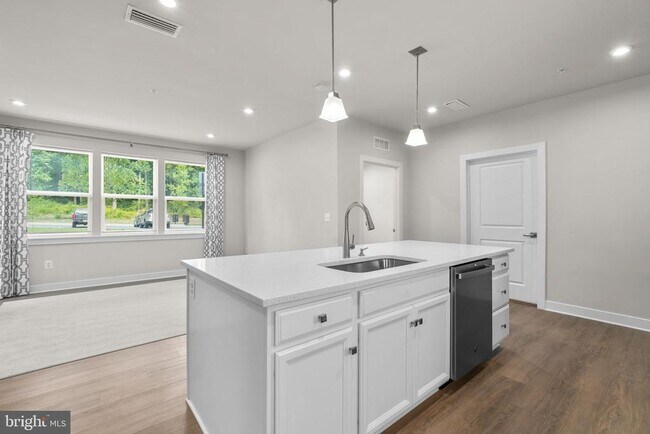 Building Photo - 10421 Resort Road