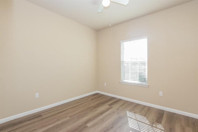 Building Photo - 1608 Atlantica St