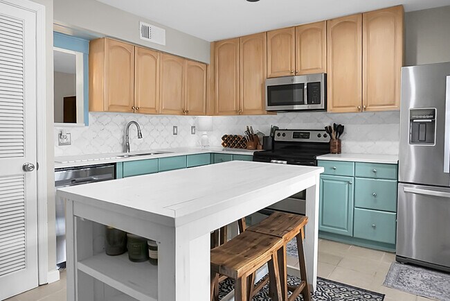 Building Photo - 733 Ralston Ct