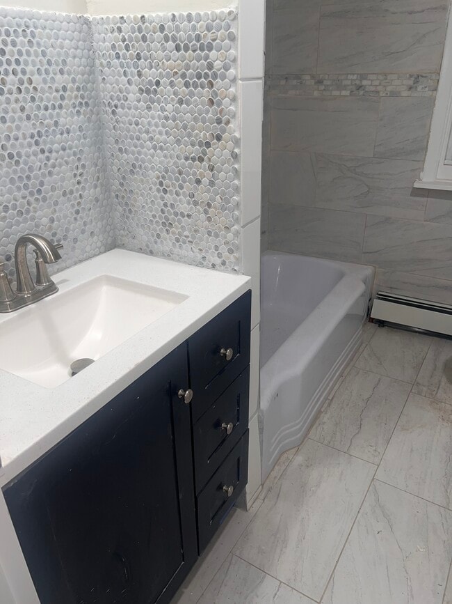 Building Photo - 121 Pond Lily Ave