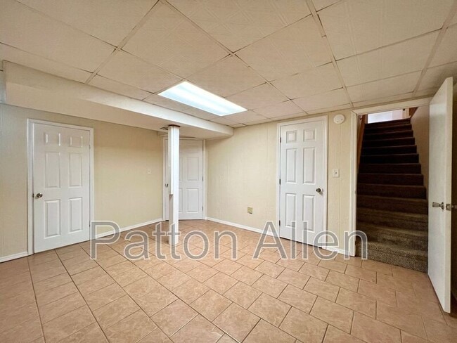 Building Photo - 14 Friendly Hollow