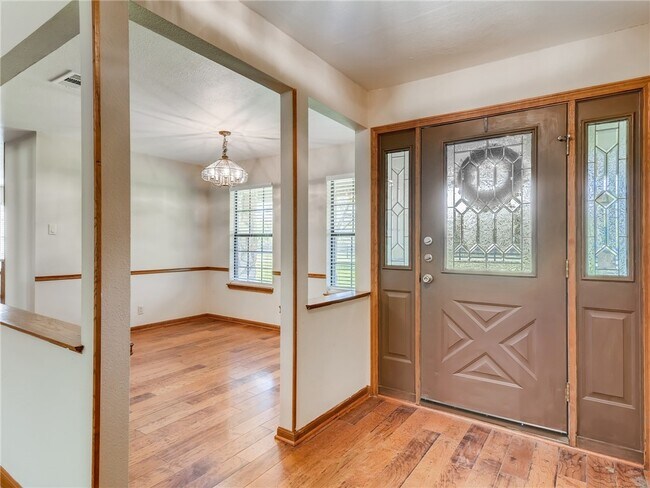 Building Photo - 10511 Hibbs Ln
