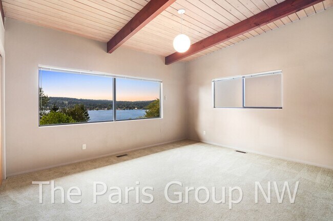 Building Photo - Extraordinary 4BR, 4200sf Mid Century Water View Home with Amazing Outdoor Spaces