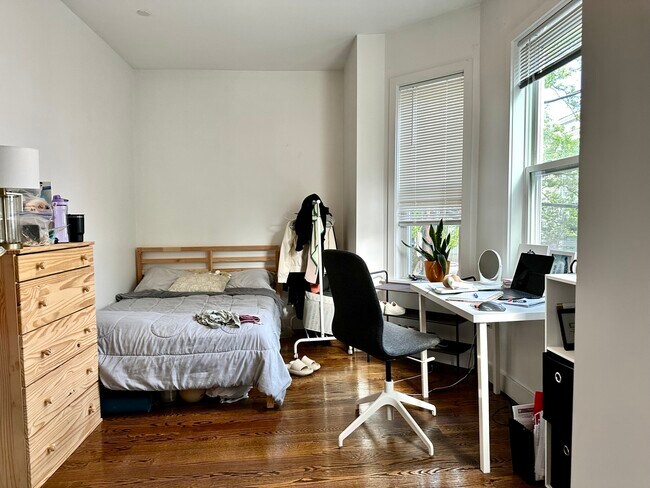 Building Photo - 19 Marney St