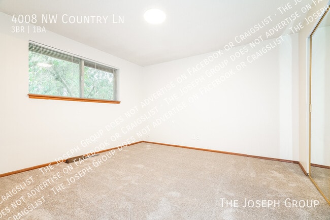 Building Photo - 4008 Country Ln NW
