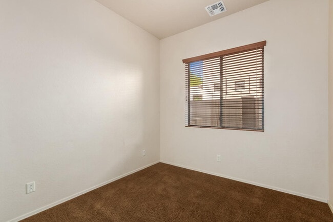 Building Photo - 6850 E Pearl St