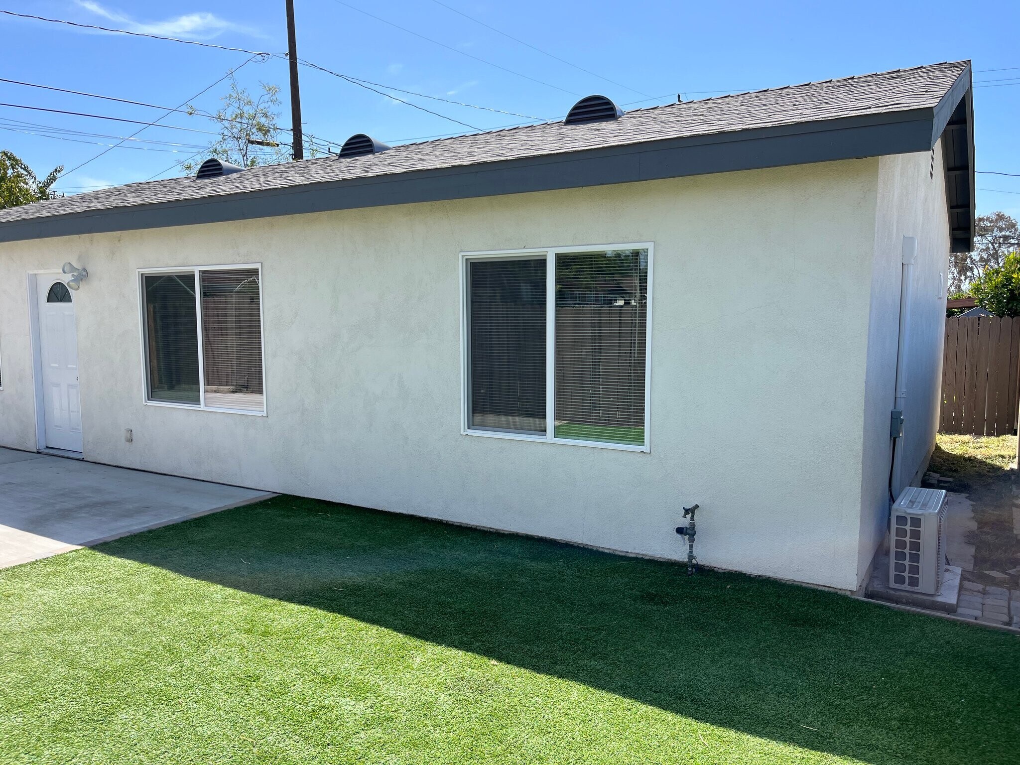 Building Photo - 830 California Ave