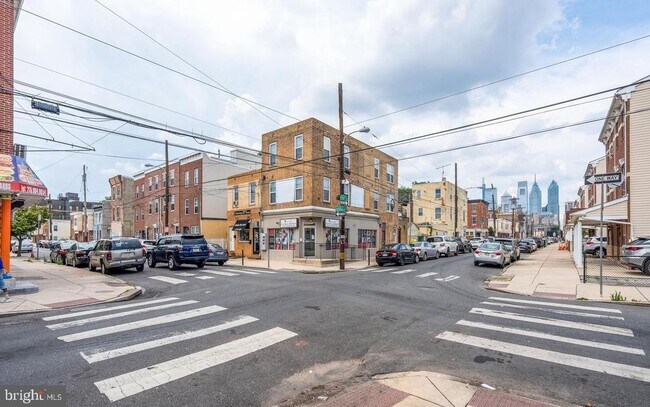 Building Photo - 1203 S 16th St