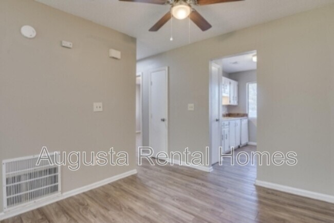 Building Photo - 2814C Thomas Lane
