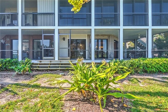 Building Photo - 331 Golfview Cir