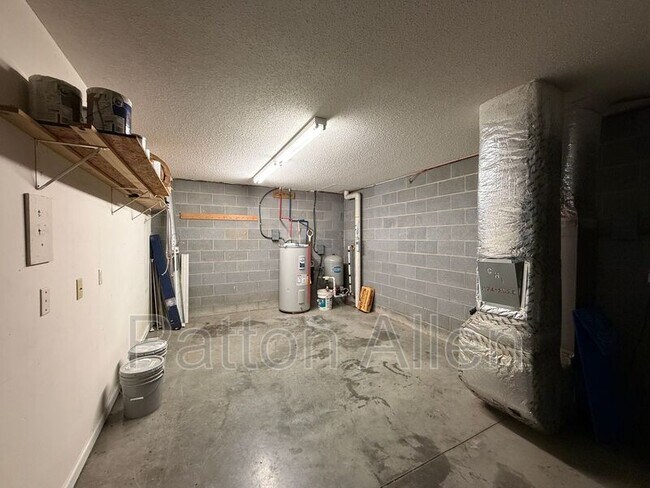 Building Photo - 59 Kelly Field Dr