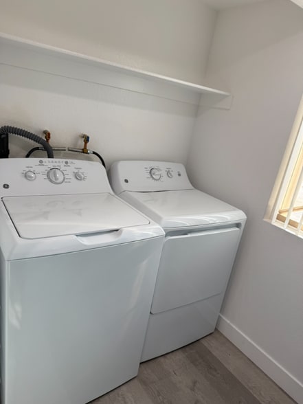 Building Photo - 1750 Karen Ave