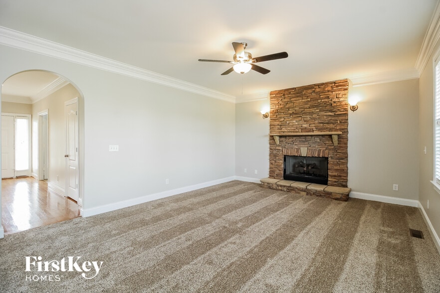 Building Photo - 8175 McClanahan Dr