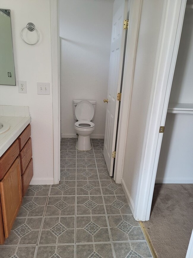 Building Photo - Cute 3 bedroom , 2 bath home on the Fernley Golf Course, $2000 a month, $2100 security deposit