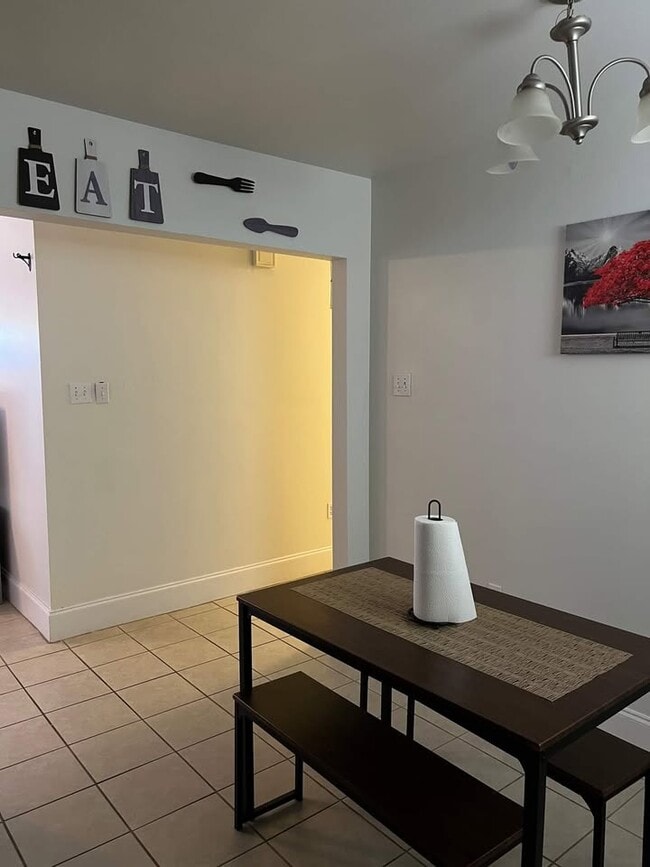 Building Photo - 2228 Riverland Dr