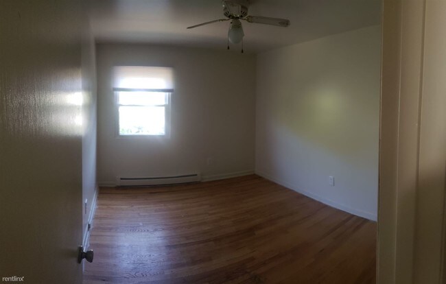 Building Photo - 3 br, 1 bath  - 214 Randolph St