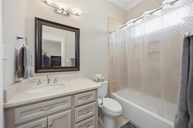 Building Photo - 621 Rutland St