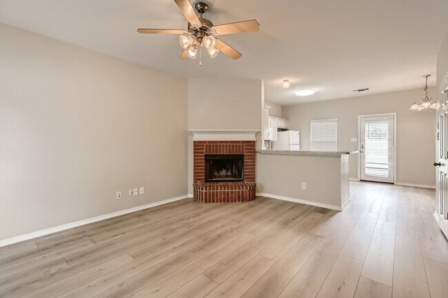 Building Photo - Less than 7 miles from Randolph AFB! Lawn care included!