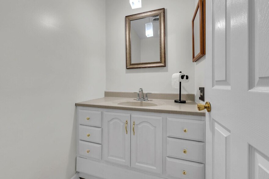 Building Photo - 32725 Barkley St